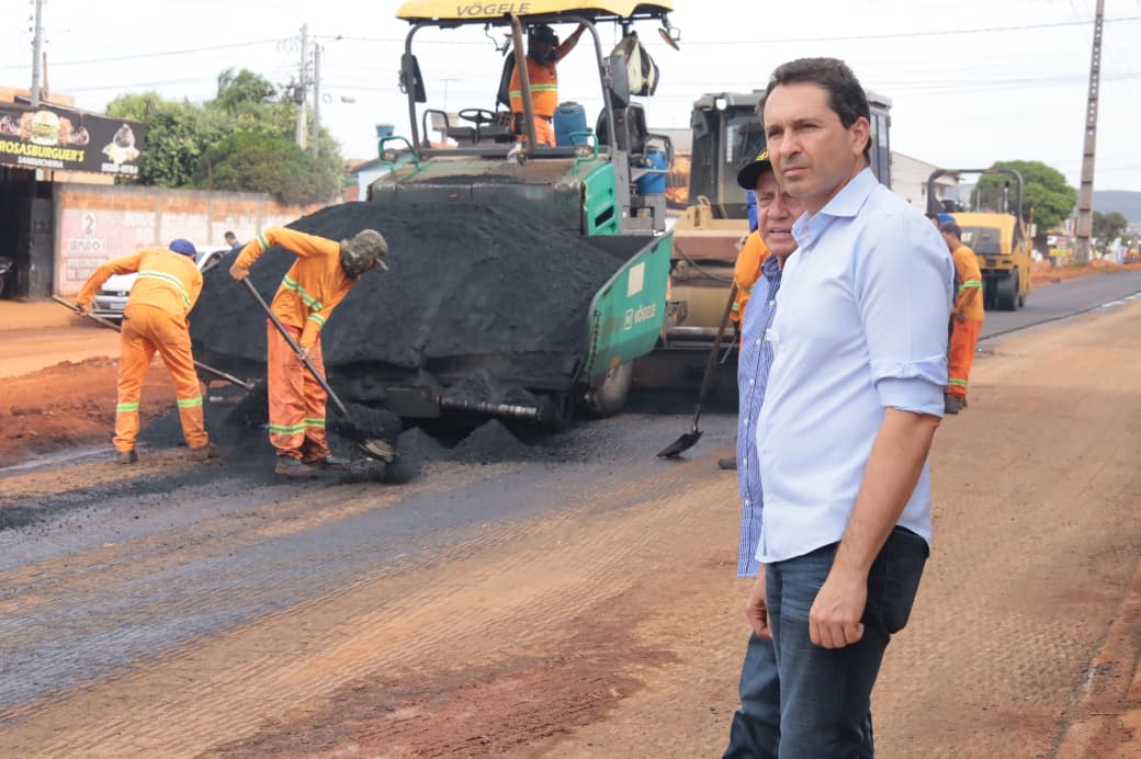 Prefeitura de Aparecida inicia obras de asfalto nos setores Buriti Sereno e Colina de Homero