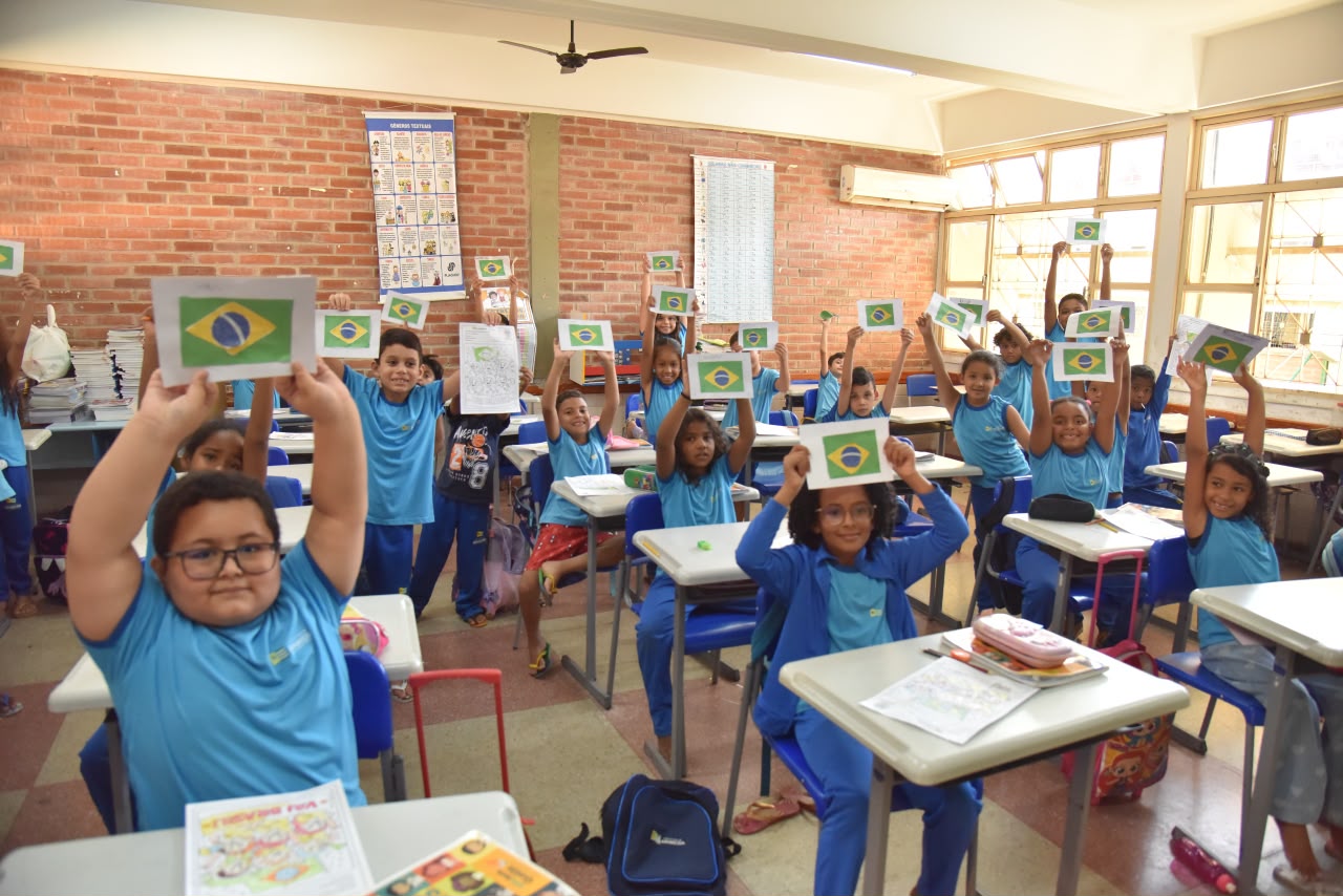 Escolas municipais de Aparecida entram em clima de Copa do Mundo e transformam futebol em ferramenta de aprendizagem