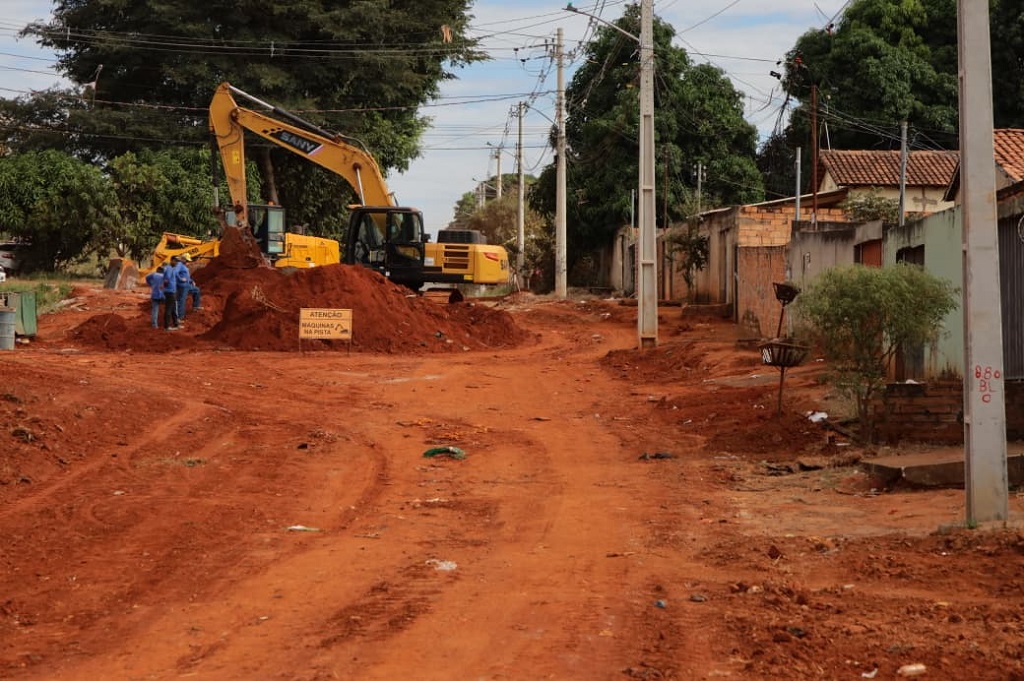 Prefeitura de Aparecida avança com obras de asfalto no Rosa dos Ventos, Jardim Cristal e Esplanada