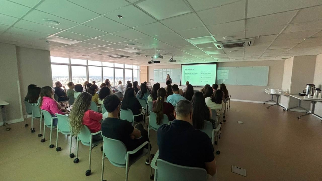 HMAP treina profissionais para fortalecer o cuidado odontológico de pacientes com problemas cardíacos em Aparecida 