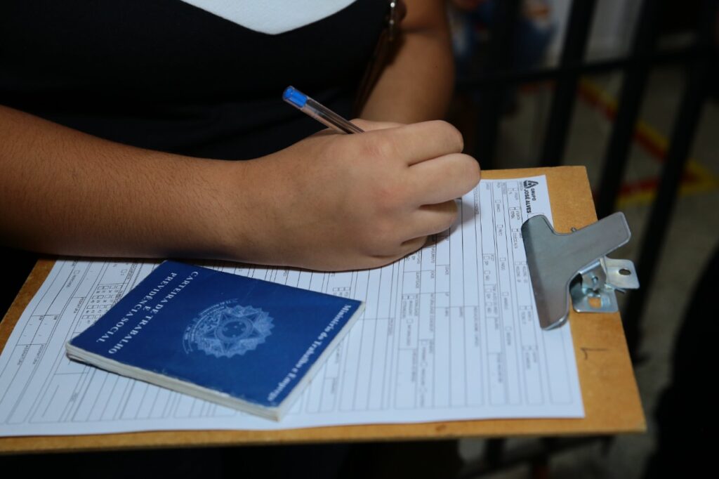 Empresas de Aparecida ofertam mais de 2,2 mil vagas de emprego por meio do SIME nesta semana