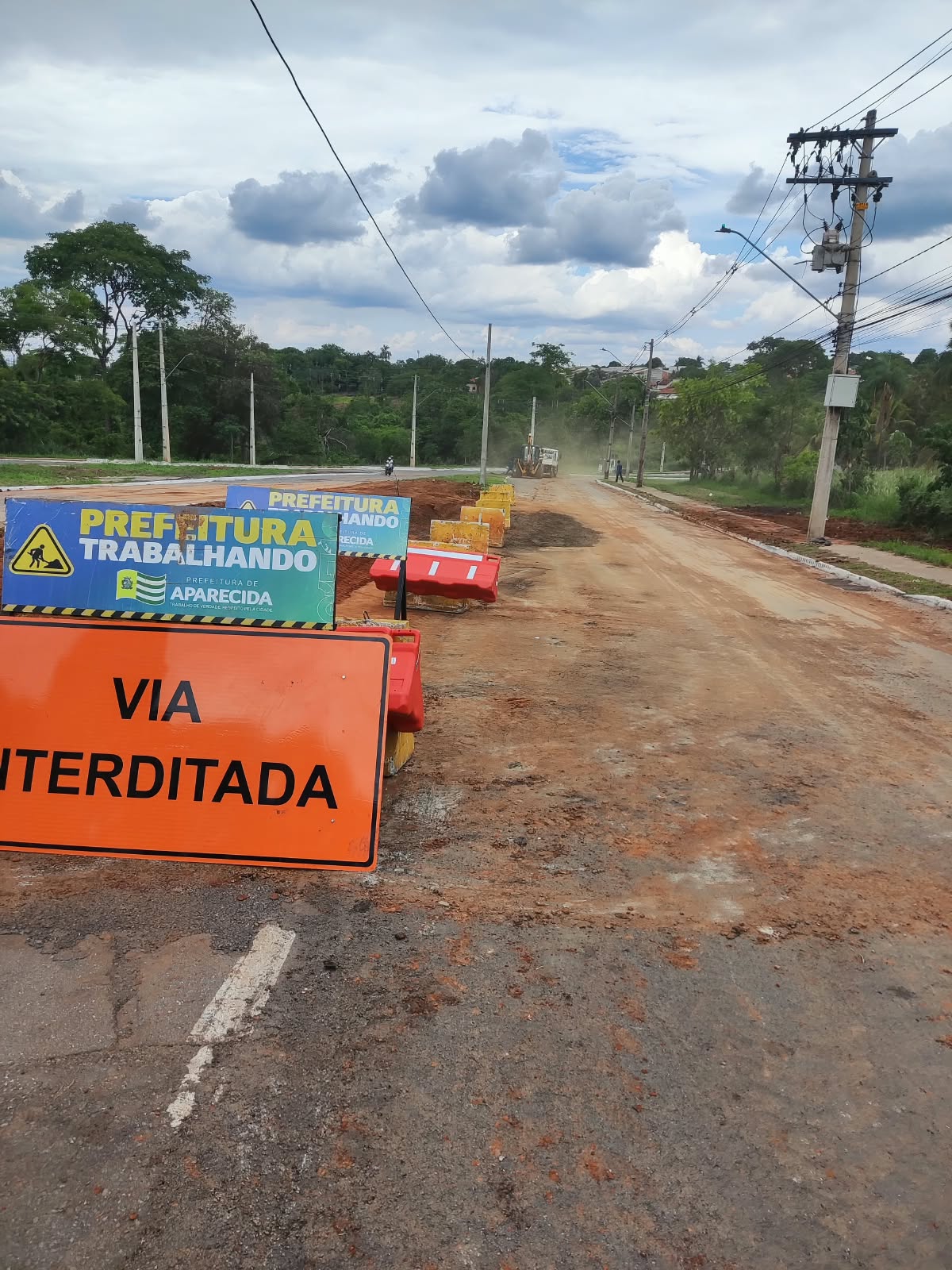 Prefeitura de Aparecida recupera erosão em avenida em 24 horas